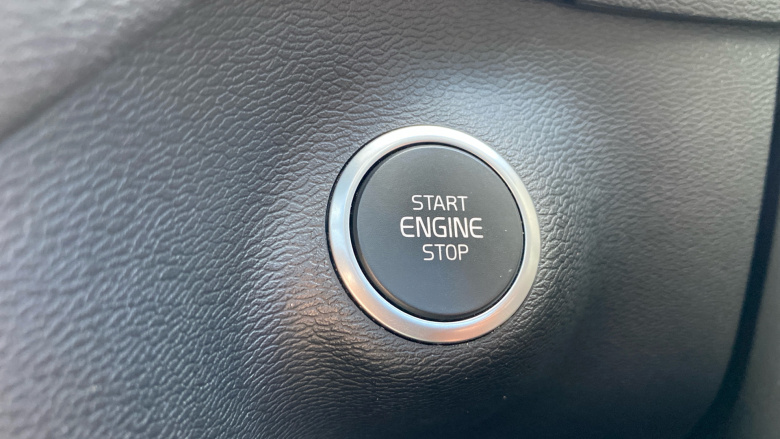 Volvo Xc40 2.0 T4 R DESIGN Pro 5dr Geartronic Petrol Estate